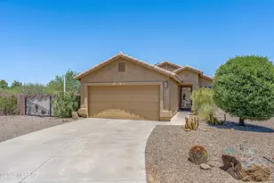 744 W Echo Mesa Dr, Green Valley, AZ 85614 - Photo 2