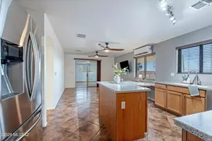 744 W Echo Mesa Dr, Green Valley, AZ 85614 - Photo 10