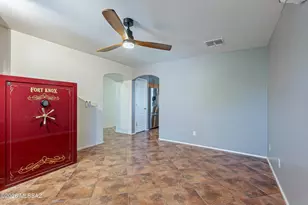 744 W Echo Mesa Dr, Green Valley, AZ 85614 - Photo 8