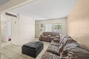 4652 S Calle Madrid, Tucson, AZ 85714 - Photo 4