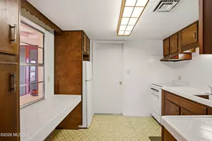 11155 E St James Rd, Tucson, AZ 85748 - Photo 14