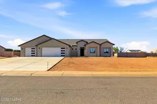 2367 Isla Bonita Dr, Sierra Vista, AZ 85650 - Photo 1