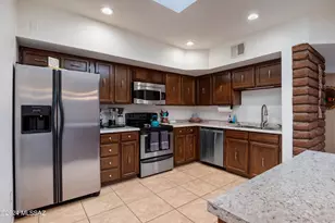 1341 E Ellis Dr, Tucson, AZ 85719 - Photo 10