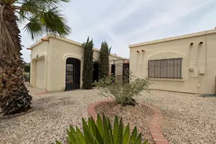 1530 W Camino Calderon, Green Valley, AZ 85622 - Photo 2