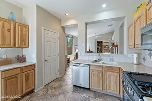 8071 W Mesa Point Dr, Tucson, AZ 85743 - Photo 14