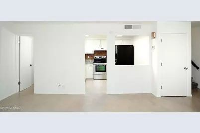 1246 S Camino Seco, Tucson, AZ 85710 - Photo 4