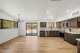 6918 E Kingston Dr, Tucson, AZ 85710 - Photo 8