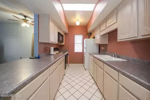 1125 W Calle Trafalgar, Green Valley, AZ 85622 - Photo 10