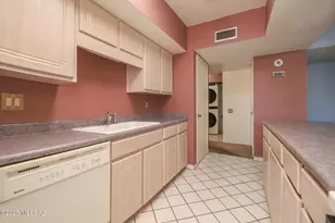 1125 W Calle Trafalgar, Green Valley, AZ 85622 - Photo 14
