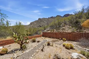 561 E San Moritz Pl, Oro Valley, AZ 85704 - Photo 30