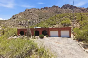 561 E San Moritz Pl, Oro Valley, AZ 85704 - Photo 2