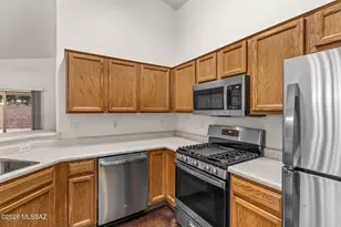 8090 E Sundew Dr, Tucson, AZ 85710 - Photo 12