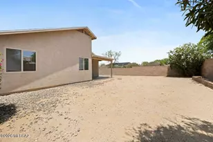 8090 E Sundew Dr, Tucson, AZ 85710 - Photo 32