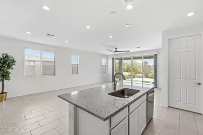 7806 S Enchanted Spring Drive, Tucson, AZ 85757 - Photo 16