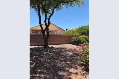 8095 W Cottonwood Wash Way, Marana, AZ 85743 - Photo 4