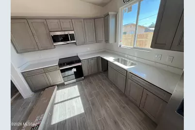 827 E 33rd, Tucson, AZ 85713 - Photo 2