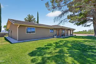 194 S Taylor Rd, Willcox, AZ 85643 - Photo 2