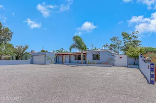 2558 E Blacklidge Dr, Tucson, AZ 85716 - Photo 2
