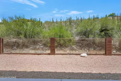 4058 N Sunset Cliff Place, Tucson, AZ 85750 - Photo 2