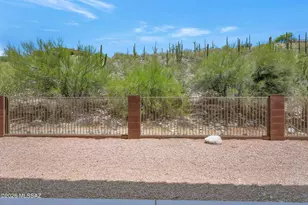 4058 N Sunset Cliff Pl, Tucson, AZ 85750 - Photo 2