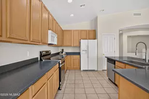4058 N Sunset Cliff Pl, Tucson, AZ 85750 - Photo 10