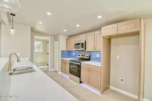 6458 E Calle Castor, Tucson, AZ 85710 - Photo 8