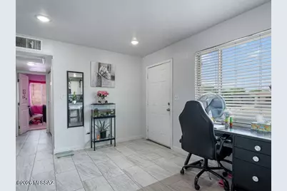 2225 S Hemlock Stravenue, Tucson, AZ 85713 - Photo 2