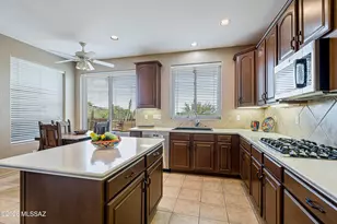 7452 E Ridge Point Rd, Tucson, AZ 85750 - Photo 10