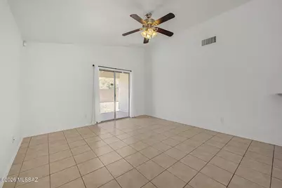 10486 E Dusky Willow Drive, Tucson, AZ 85747 - Photo 12