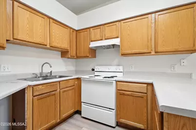 2449 N Fair Oaks Avenue, Tucson, AZ 85712 - Photo 10