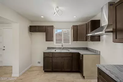 205 E District Street, Tucson, AZ 85714 - Photo 10