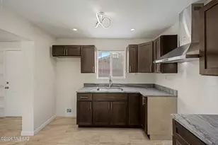 205 E District St, Tucson, AZ 85714 - Photo 10
