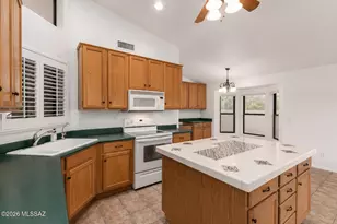 2125 E Cypress Canyon Dr, Green Valley, AZ 85614 - Photo 8