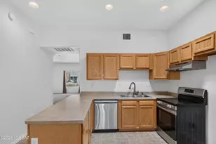 7226 E Chelsie Kaye Ln, Tucson, AZ 85730 - Photo 10