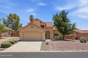 10060 N Pitchingwedge Ln, Tucson, AZ 85737 - Photo 1
