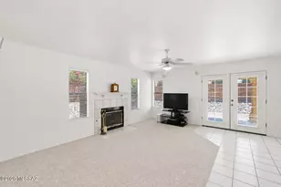 10060 N Pitchingwedge Ln, Tucson, AZ 85737 - Photo 24