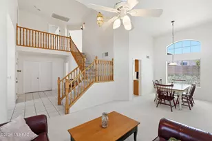 10060 N Pitchingwedge Ln, Tucson, AZ 85737 - Photo 2
