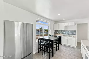 8261 E Kenyon Dr, Tucson, AZ 85710 - Photo 12