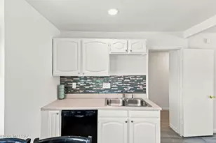 8261 E Kenyon Dr, Tucson, AZ 85710 - Photo 14