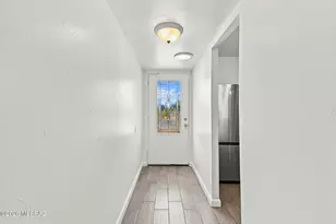 8261 E Kenyon Dr, Tucson, AZ 85710 - Photo 6