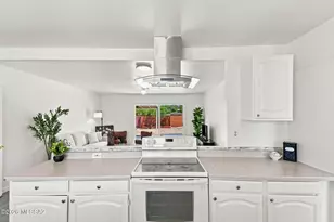 8261 E Kenyon Dr, Tucson, AZ 85710 - Photo 12
