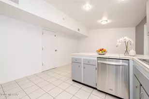 9789 E Burnett St, Tucson, AZ 85730 - Photo 10