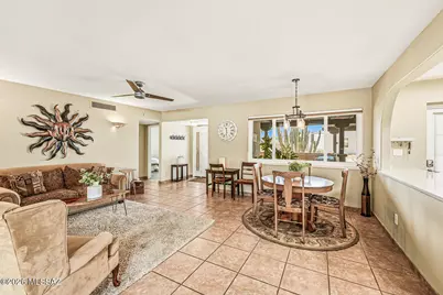 158 W Los Robles, Green Valley, AZ 85614 - Photo 8