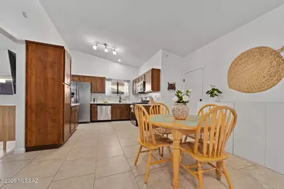 10209 E Foxmoor Drive, Tucson, AZ 85748 - Photo 18