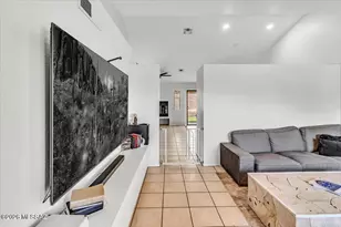 9979 E Banister Dr, Tucson, AZ 85730 - Photo 8