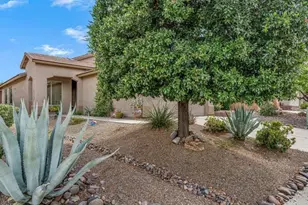 461 W Astruc Dr, Green Valley, AZ 85614 - Photo 2
