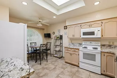 870 W Vereda Calma, Green Valley, AZ 85614 - Photo 12