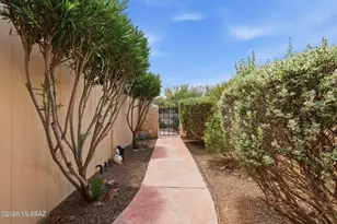 870 W Vereda Calma, Green Valley, AZ 85614 - Photo 2