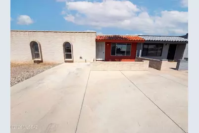 2704 S Lands End Road, Tucson, AZ 85713 - Photo 1