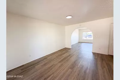 2704 S Lands End Road, Tucson, AZ 85713 - Photo 10